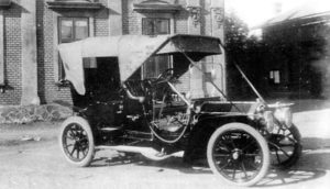 Prima fabrica de masini ( automobile ) din Arad